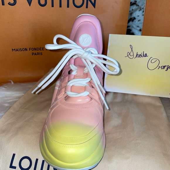 Louis Vuitton Archlight 2021 by the Pool collection limited edition - Picture 3 of 12